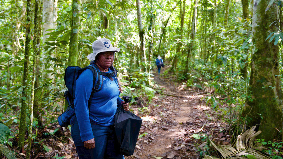 La mission de Gloria, démineuse en Colombie